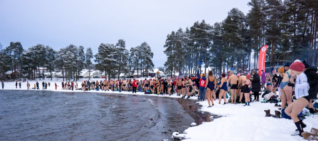 Nyttårsbad på Furubergstranda (Torp) 01. januar markerte starten av Friluftslivets år i HHT