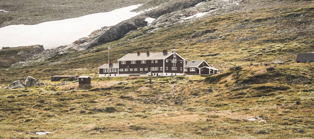 Glitterheim

En hytte på Omveien - den nye langruta fra Lillehammer i øst til Sognefjorden i vest, en rute hvor man krysser Fjell-Norge på tvers og får oppleve det mest spektakulære landet har å by på.