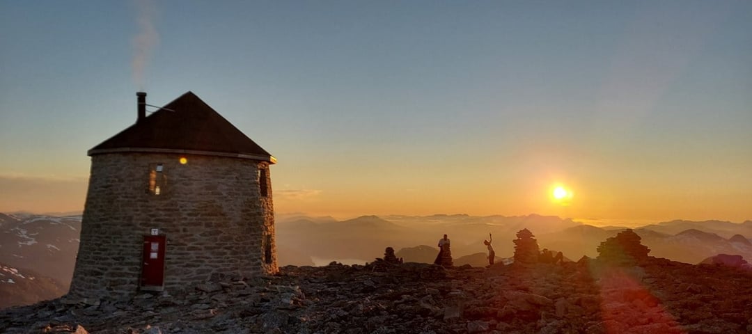 Mobilbilder fra Skåla, sommer 2020.