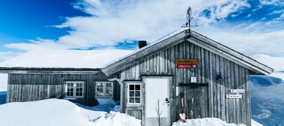 DNT-hytta Thomashelleren i Jotunheimen.