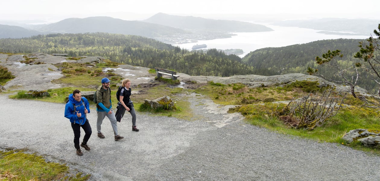 På vei mot Rundemanen. 7-fjellsturen 28. mai 2023.