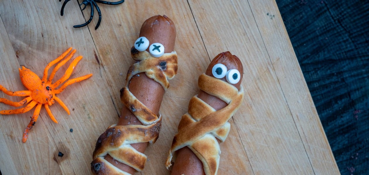 Utendørs Halloween i gapahuk på Breivoll gård.