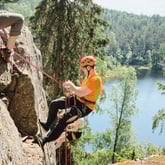 Klatrekurs med DNT Fjellsport Oslo fra inne til ute på Hauktjern, Østmarka.