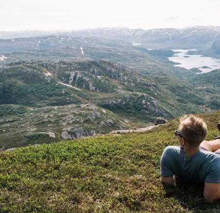 Sommerhelg på nydelige Taumevatn turisthytte i Sirdal.