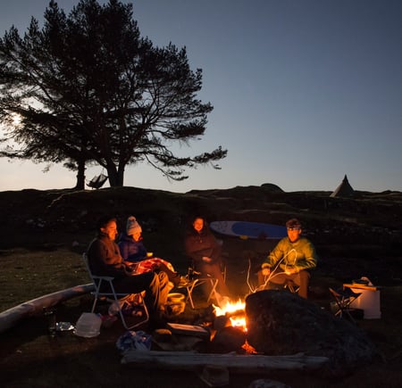 Bålkos på Kuskjæret, Bjørnafjorden, april 2019.