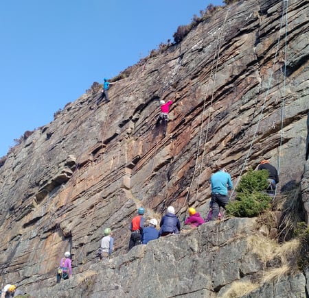 Klatrekurs - innføringskurs i utendørsklatring. Uteveggen, Sotra 