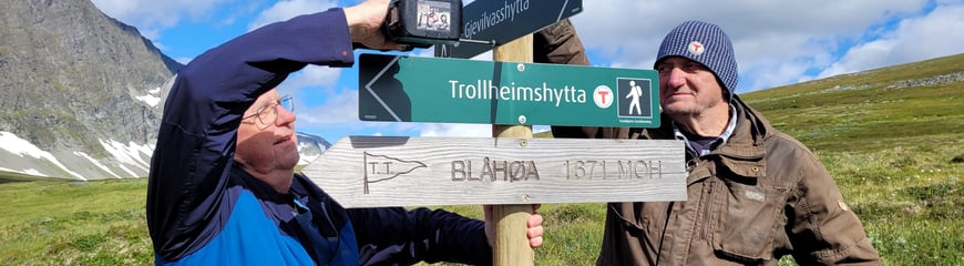 Montering av ny bru over Gravbekken i Trollheimen.