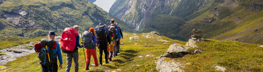 Dag Terje Klarp Solvang leder fellestur fra Hallingskeid til Osa, Historisk Vandrerute på vestlandet, august 2019.