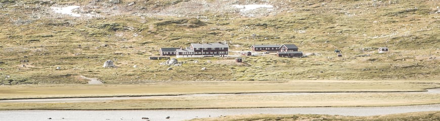 Glitterheim
En hytte på Omveien - den nye langruta fra Lillehammer i øst til Sognefjorden i vest, en rute hvor man krysser Fjell-Norge på tvers og får oppleve det mest spektakulære landet har å by på.