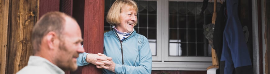 Dugnad på Gjevilvasshytta. Skifting av tak og utskiftning av vinduer.