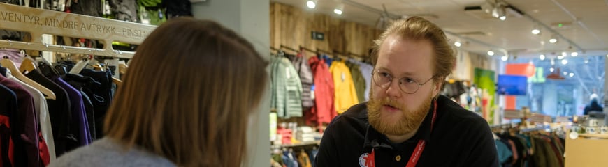 Generiske bilder fra Tursenteret i Storgata 3, DNT Oslo og Omegn.