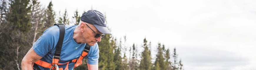 Dugnad på Gjevilvasshytta. Skifting av tak og utskiftning av vinduer. 