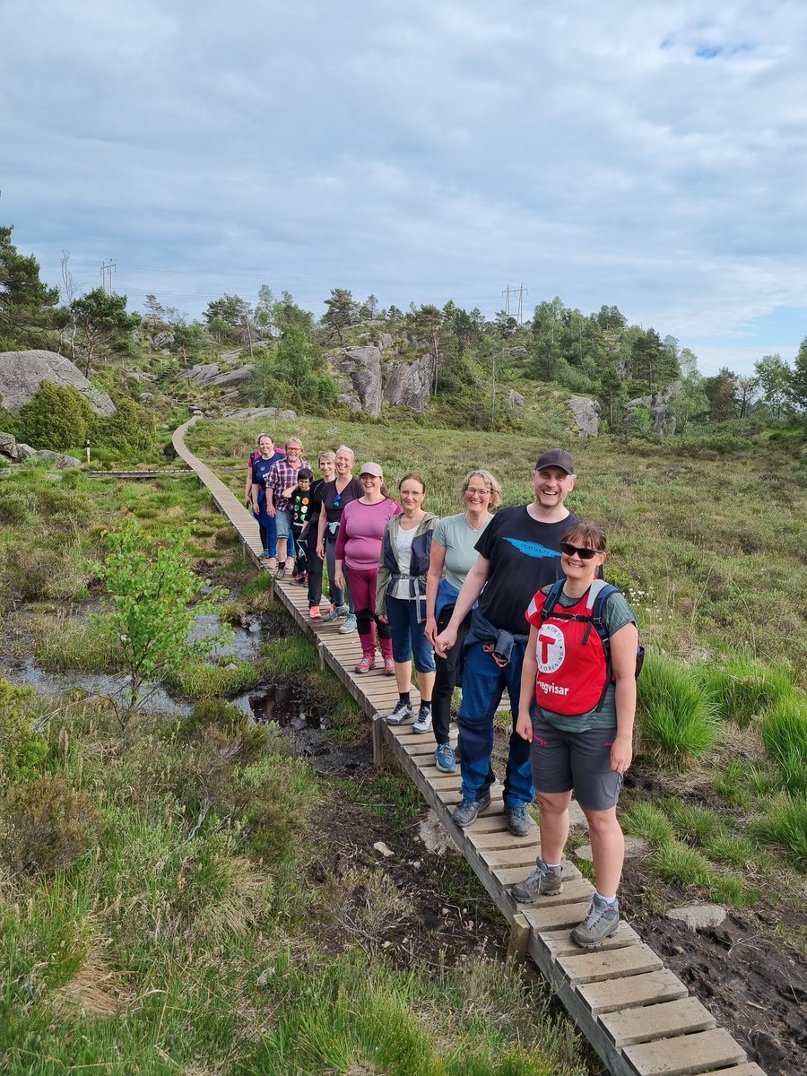 Turleder og deltaker på tur til Kolbeinsvarden, Onsdagsturen 08.06.2022