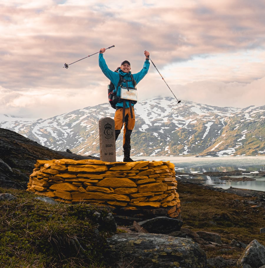 Grensevarde Rr252, sør for Paurohytta, Påvei fra Røysvatnhytta til Paurohytta Nordlandsruta. 
