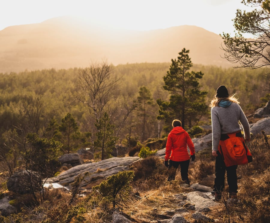 Nærtur i Strand kommune, Jørpelandsheiene. Fra Gramsfjellet rundt. Solnedgang. Vår.