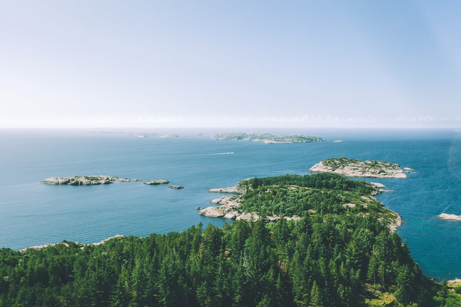 Dronefoto av Svinør