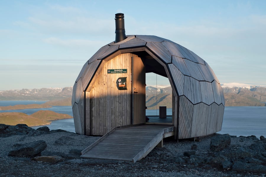 Tyven er den populære dagsturhytta til Hammerfest og Omegn turistforening. Den åpent i 2019.