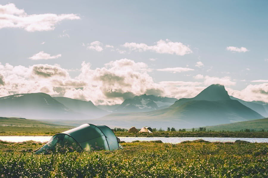 telt i vakkert fjellområde