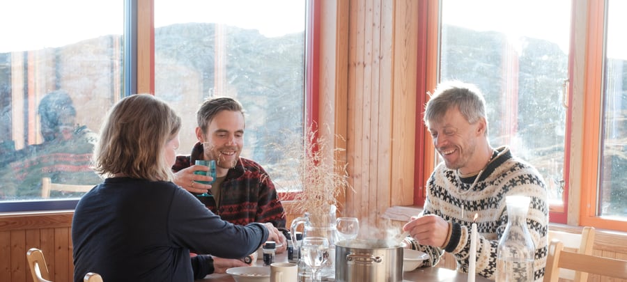 Gullhorgabu - september 2025. Mat, måltid, gruppe, middag.