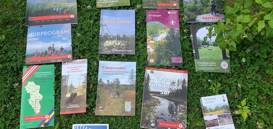 Brosjyrer og kart fra Finnskogen