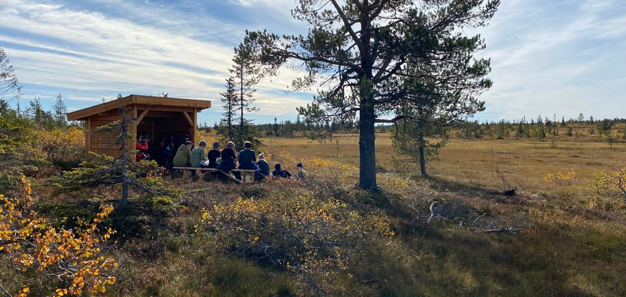 Gapahuken ved Knettkjølen i Løtenfjellet.