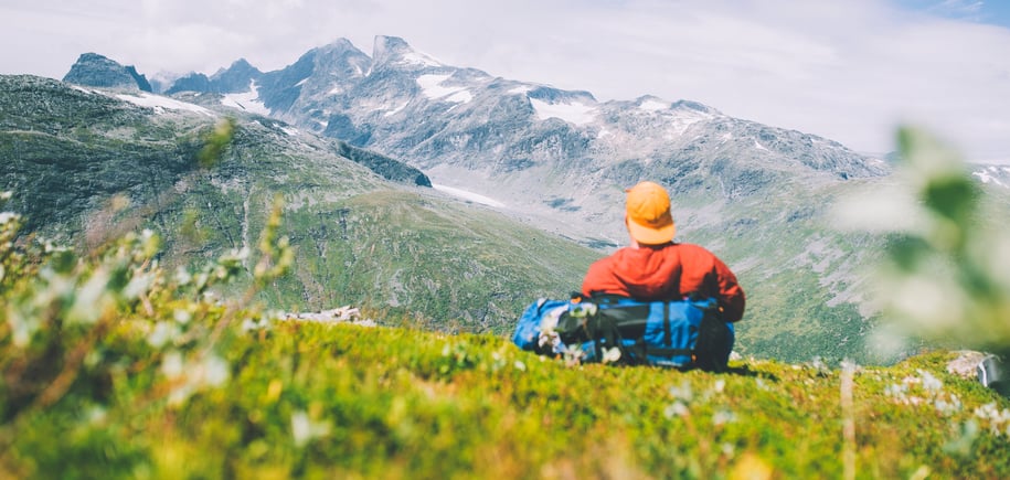 Andre uken av minutt for minutt gikk fem dager gjennom Jotunheimen. Bildet er fra turen fra Skogadalsbøen og ned mot Fleskedalen. Utsikt mot Hurrungane. 