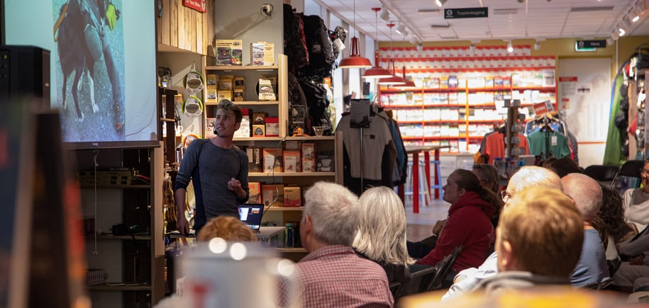 medlemskveld i turbutikken med foredrag av John hobberstad(eventyrgutten)