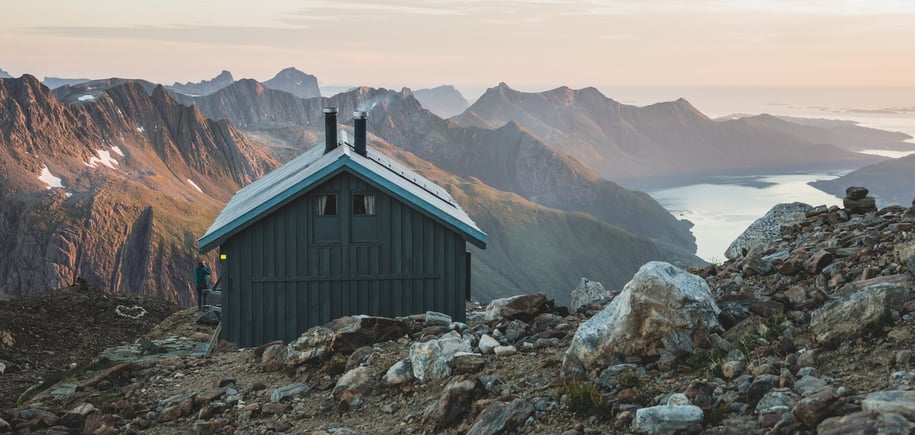 Tåkeheimen i solnedgang