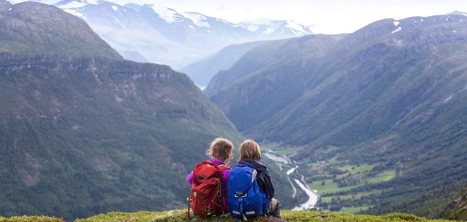 På tur med to eventyrlystne nieser! Finalister i fotokonkurransen. Sommer 2016. Familietur. 
