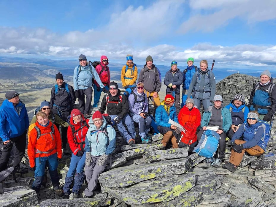 Rekken Høgronden, Midtrondene og Digerronden danner et flott skue fra Folldal i nord. På årets tur ble vi bedre kjent med Midtrondene. 