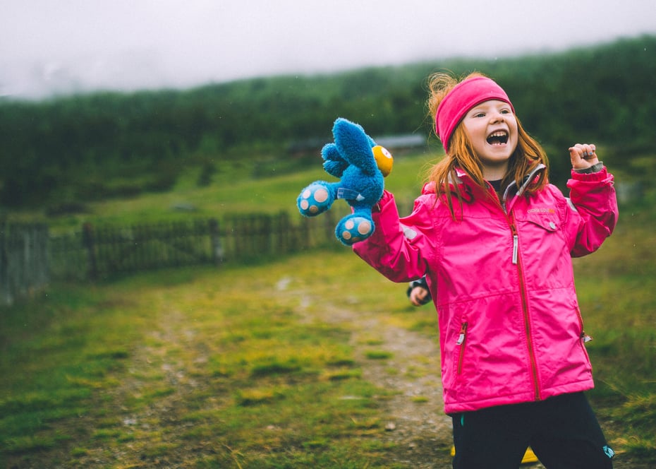 Jente med Turbobamse jubler