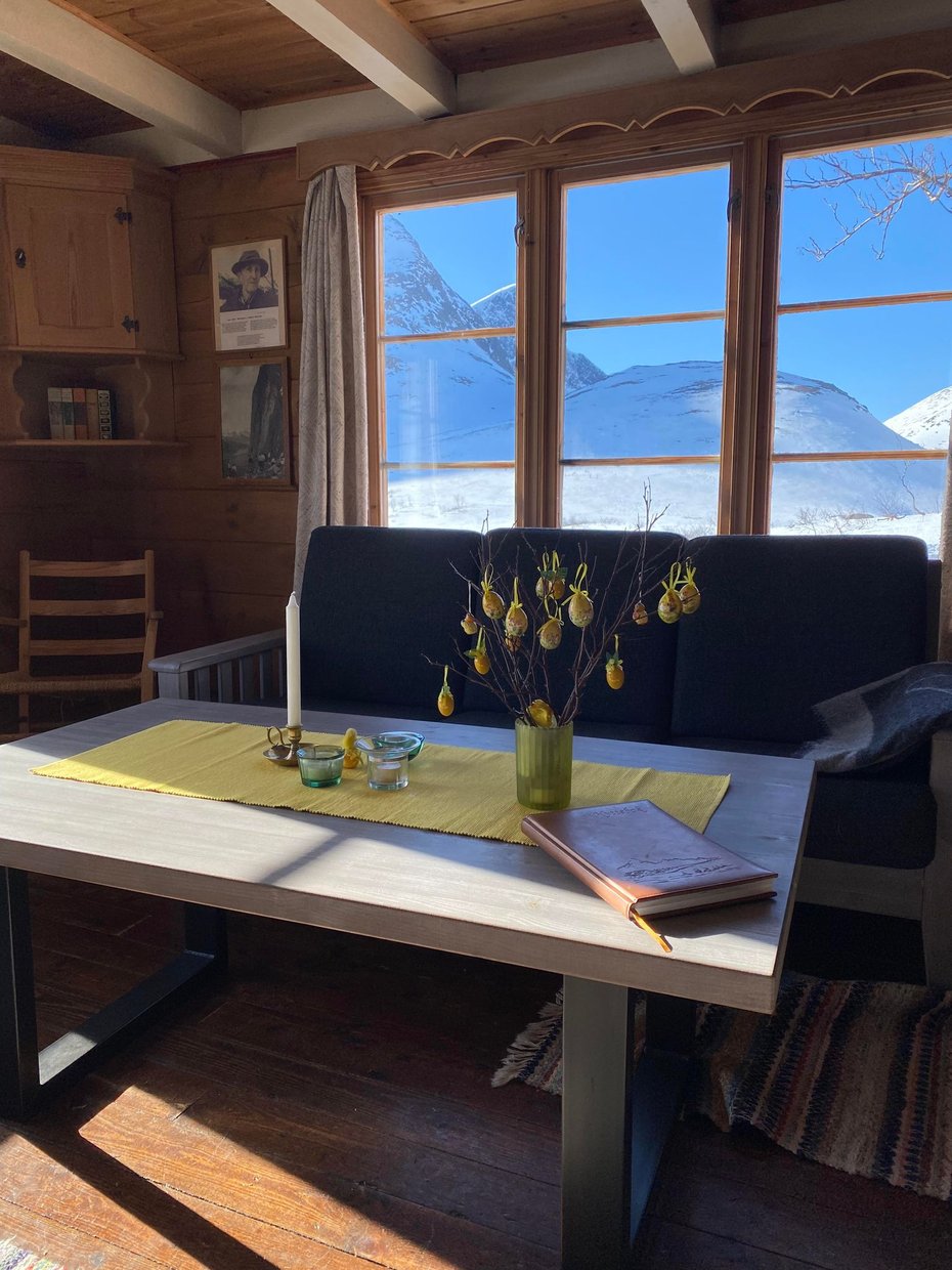 Måsvassbu er pyntet til påske