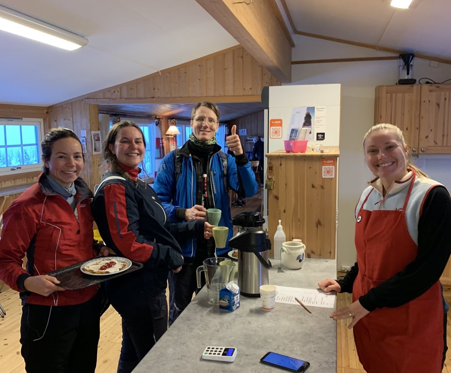 Fornøyde gjester på Lageråkvisla serveringshytte