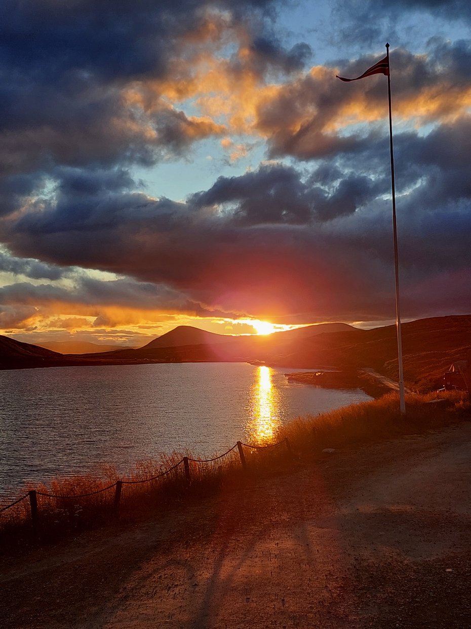 Solnedgang ved Smuksjøseter foto Ingeborg Høe