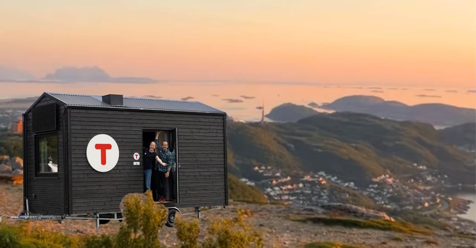 DNT-hytte på hjul med utsikt fra Keiservarden