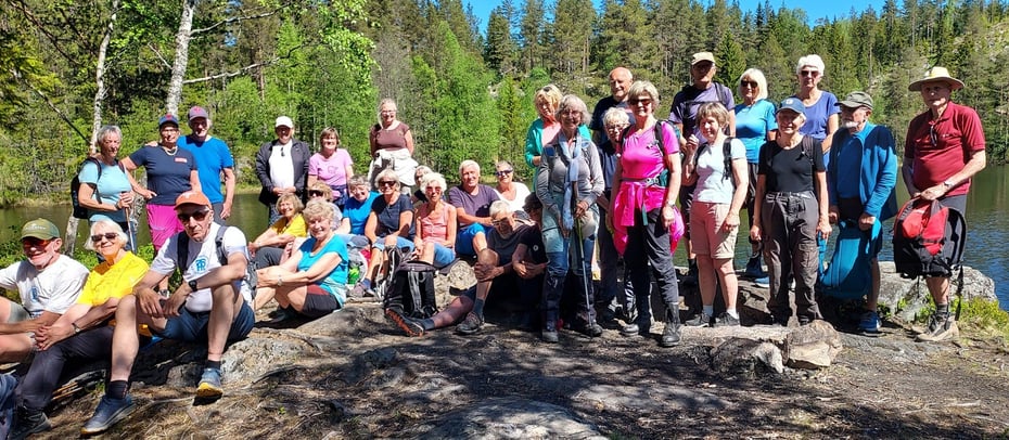 Fornøyde deltakere ved Søndre Damtjern.