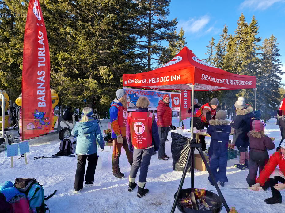Kom deg ut-dagen på Ringkollen med skileik og aking