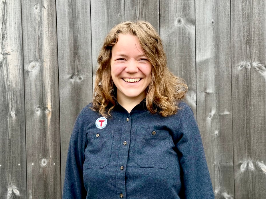 Anja Hougaard Storaker leder Friluftsskolen i skolen, og ønsker flere frivillige med på laget.