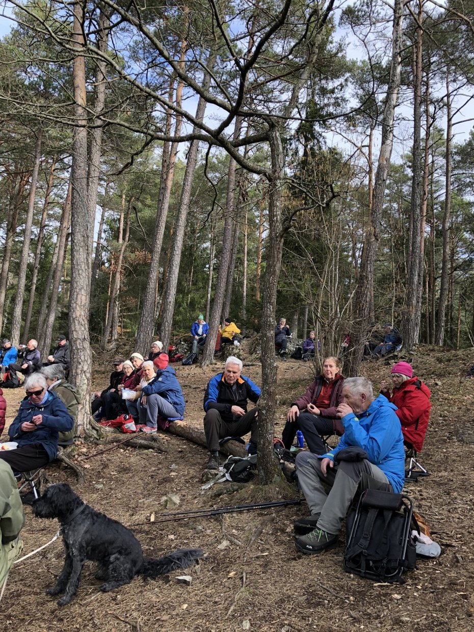 Mennesker som koser seg ute på tur!