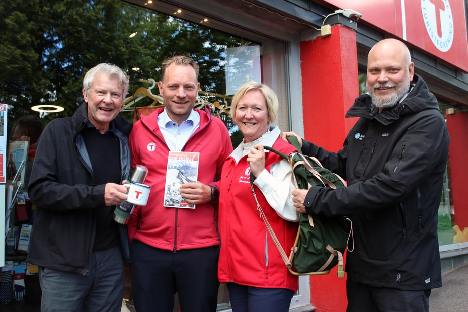 Bilde 1: f.v. Hans Olav Bømark, Oscar Kristiansen, Mariann Eriksen og Kristian Norheim
Bilde 2 og 3: f.v. Kristian Norheim, Mariann Eriksen, Hans Olav Bømark og Oscar Kristiansen