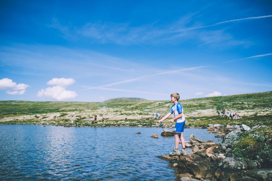 Åpningsuken av Monsen minutt for minutt gikk gjennom Hardangervidda i strålende vær. Bildet er fra etappen mellom Stigstuv og Rauhelleren.