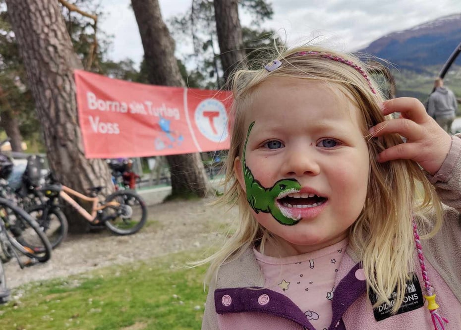 Borna sin dag i Aktivitetsparken med Voss Hagelag, Voss Frivilligsentral og Kirkens Bymisjon