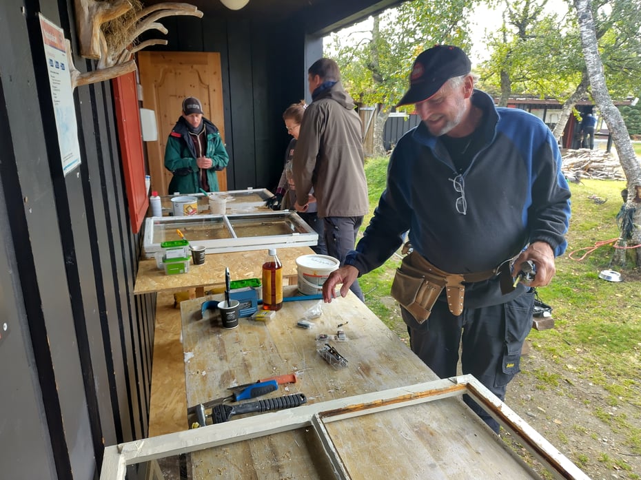 Dugnad på nedalshytta