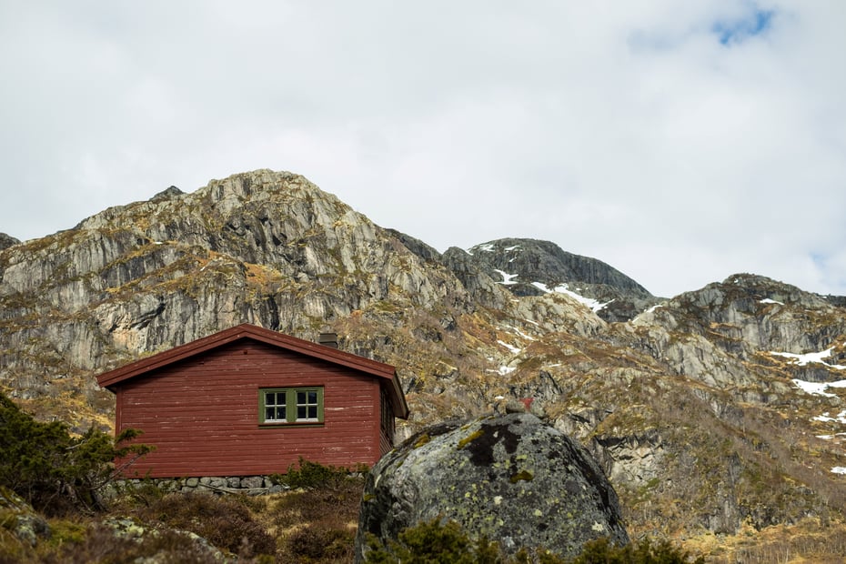 Grasdalen turisthytte i Hjelmelandsheiane, Ryfylke. Bilder tatt i mai 2021.