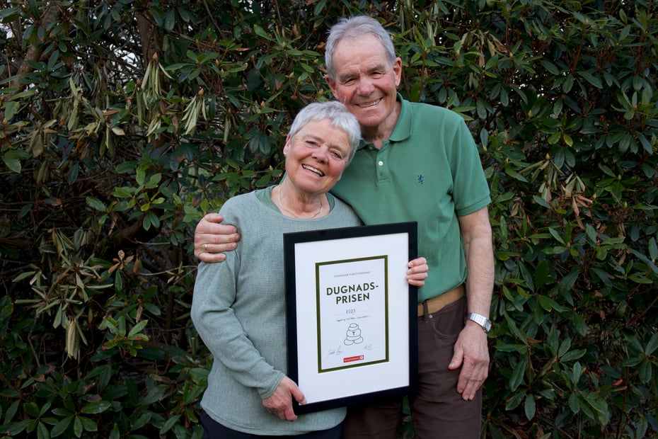 Ingjerd og Carl Petter Osmundsen mottar Dugnadsprisen for 2025.