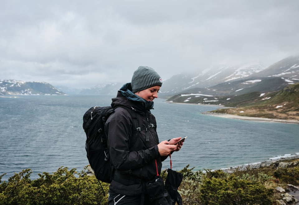 Turgåer med utsyn over Bygdin ved Torfinnsbu