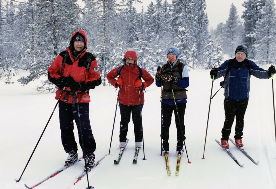 Fire deltagere fra Onsdagsgruppa på tur i snøføyke