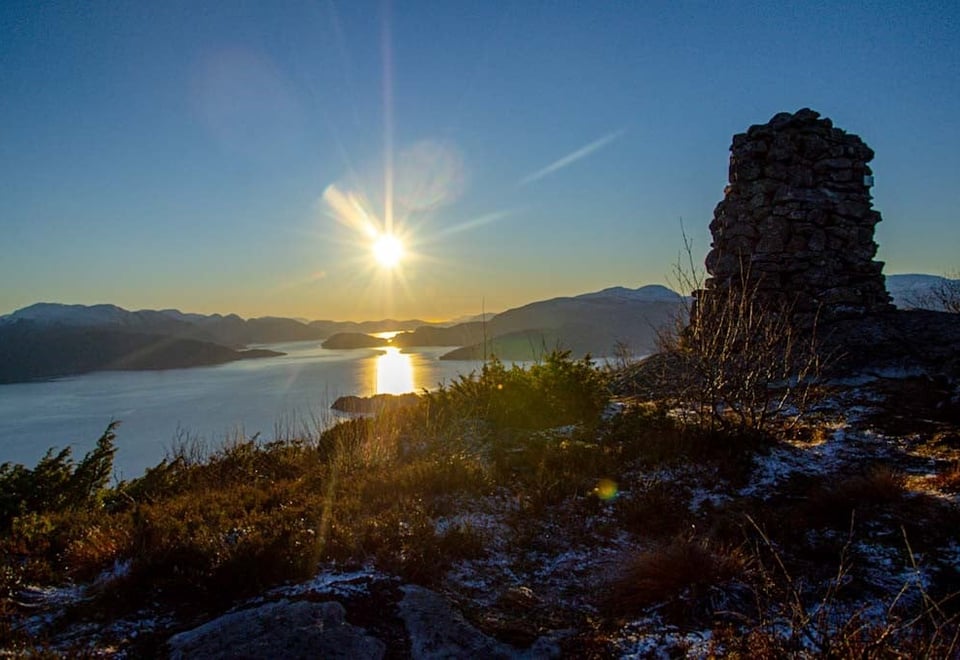 Varde i solnedgong