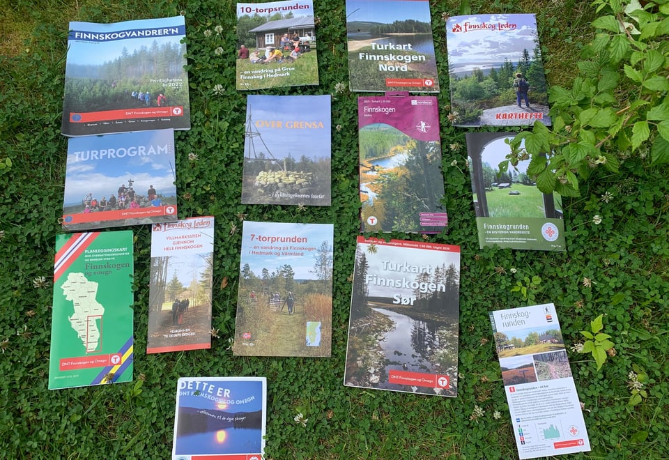 Brosjyrer og kart fra Finnskogen