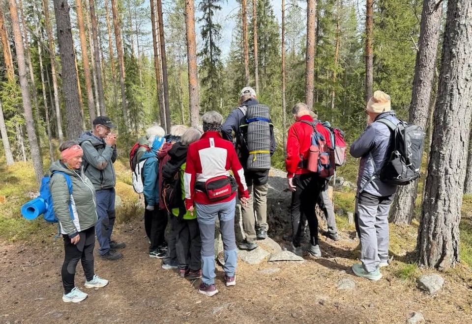 En gruppe mennesker på tur
